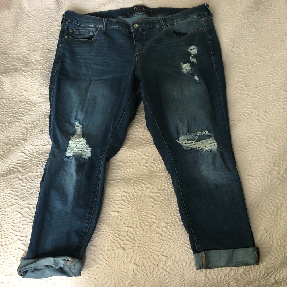 Torrid Size 20 crop boyfriend jeans